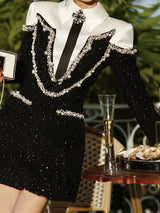 Vestido A-Line com Paetês e Bordado – Manga Longa, Gola Lapela e Design Bicolor