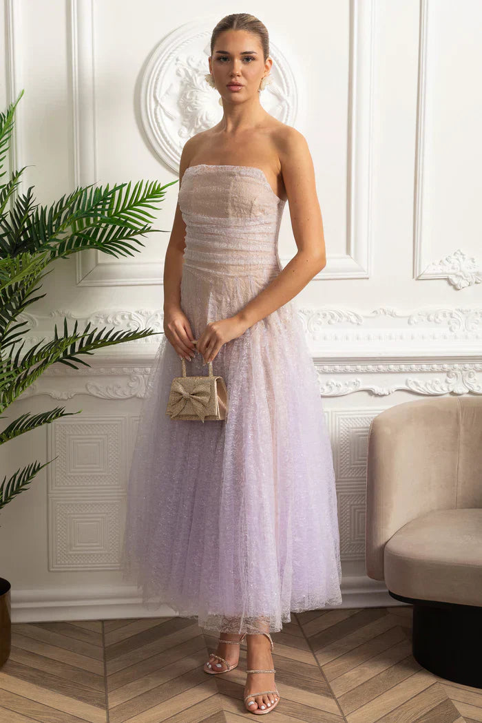 Vestido Longo Estilo Princesa – Tule Transparente, Design Envolvente e Toque de Fada para Verão