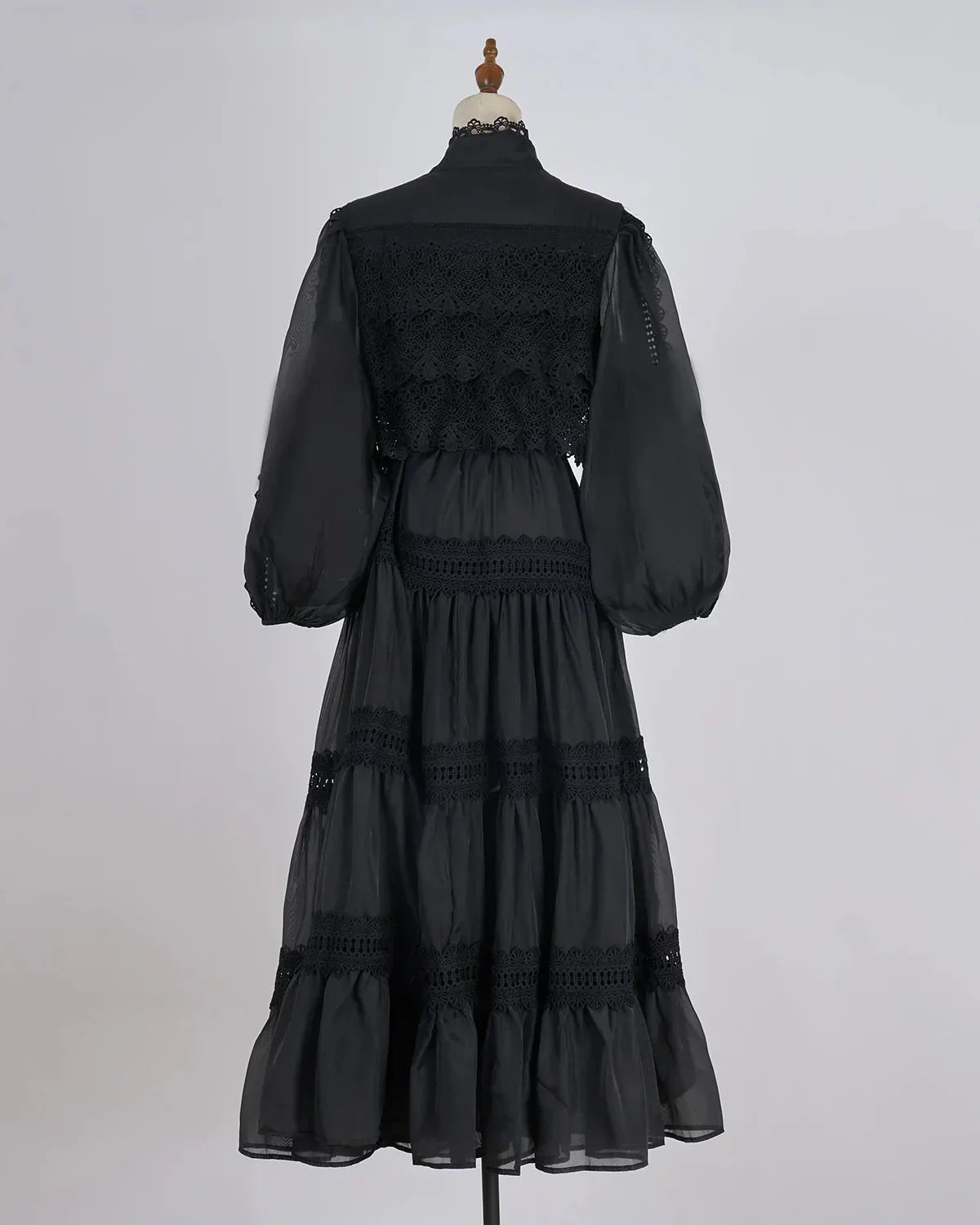 Vestido Lumière – Edição Exclusiva com Renda Bordada