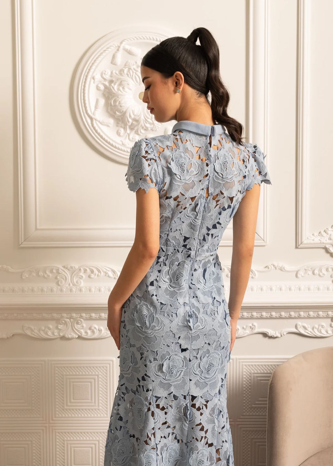 Vestido Renda Bordada – Elegância Sofisticada