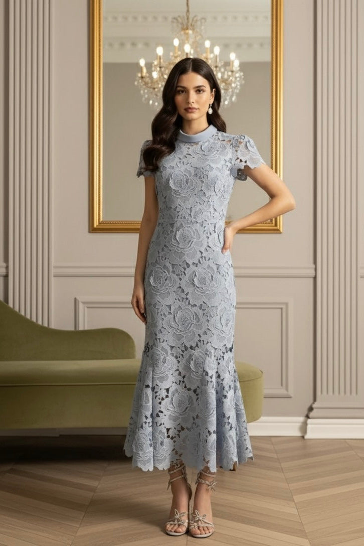 Vestido Renda Bordada  – Elegância Sofisticada