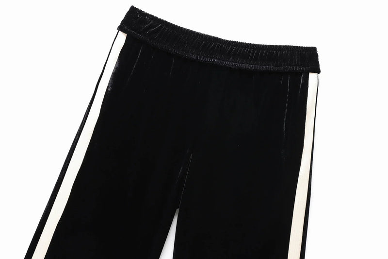 Conjunto em Veludo com Camisa de Manga Longa e Calça – Design Elegante com Detalhes Laterais