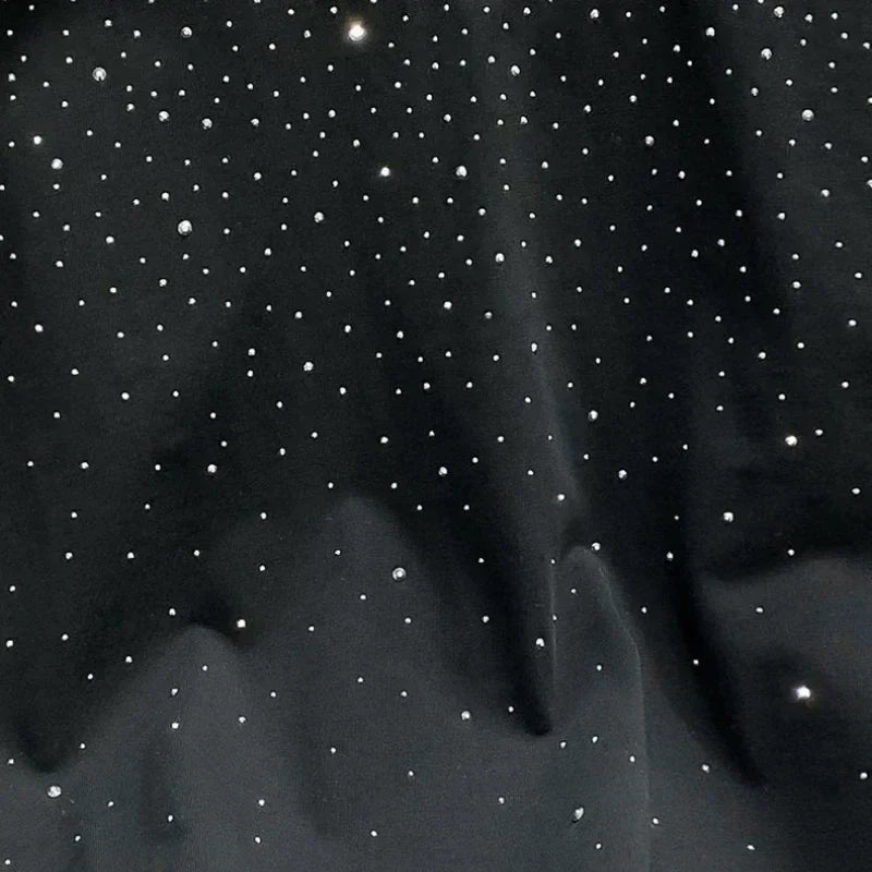 Camiseta com Apliques de Strass – Estilo Casual