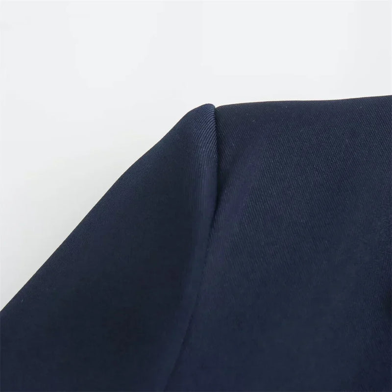 Conjunto Elegante – Blazer Curto com Botões Decorativos e Calça Pantalona