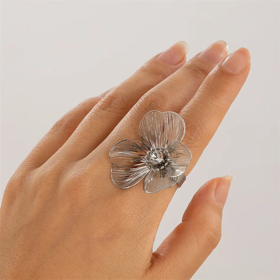 Anel Elegante de Folha de Ginkgo e Flor - Anel Retro Dourado para Dedos