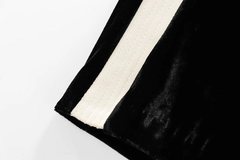 Conjunto em Veludo com Camisa de Manga Longa e Calça – Design Elegante com Detalhes Laterais