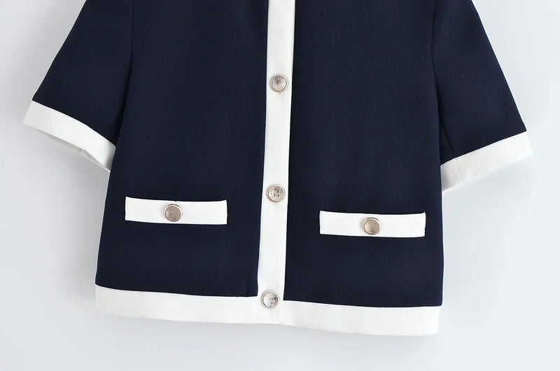 Conjunto Feminino Versátil – Blusa Básica com Recortes e Calça Reta Cintura Alta