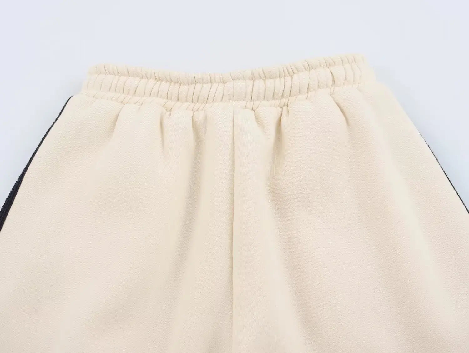 Conjunto Jogger Feminino Forrado em Lã – Bordado, Ajuste Solto e Design Térmico