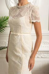 Vestido Longo – Luxo, Bordado em Renda, Detalhes com Diamantes e Cristais, Manga Curta Transparente, Modelo Midi