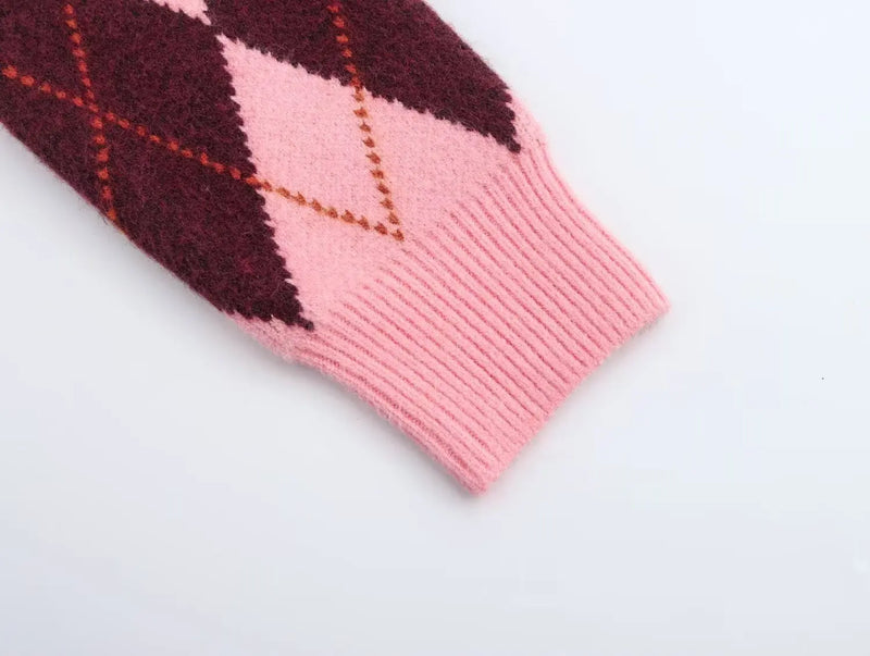 Cardigan Feminino em Tricô Jacquard – Estampa Argyle, Gola Redonda e Botões Frontais