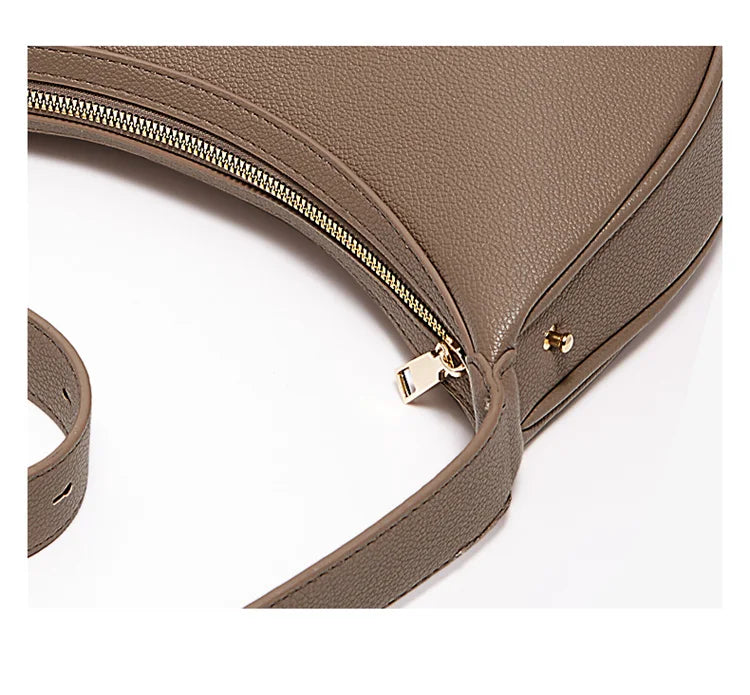 Bolsa  – Modelo Meia-Lua, Estilo Crossbody, Elegante